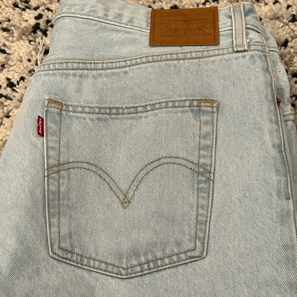 Levi’s Ribcage Straight Ankle Jeans - Picture 3 of 3